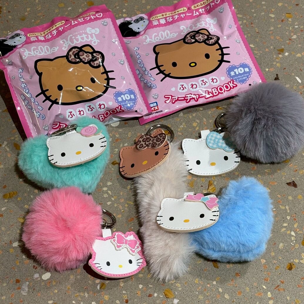 【付録レビュー】ネットでは即完売！「ハローキティ」の豪華ファーチャームは見つけ次第ゲットして♡