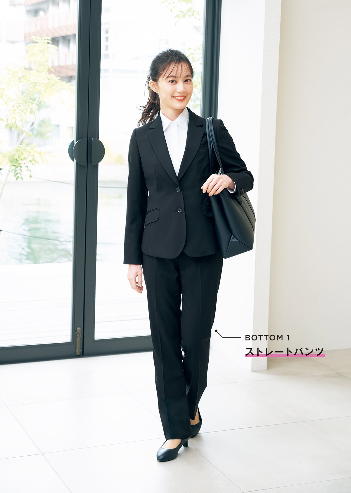 AOKIの黒スーツ(ジャケット+パンツ)のコーディネート写真