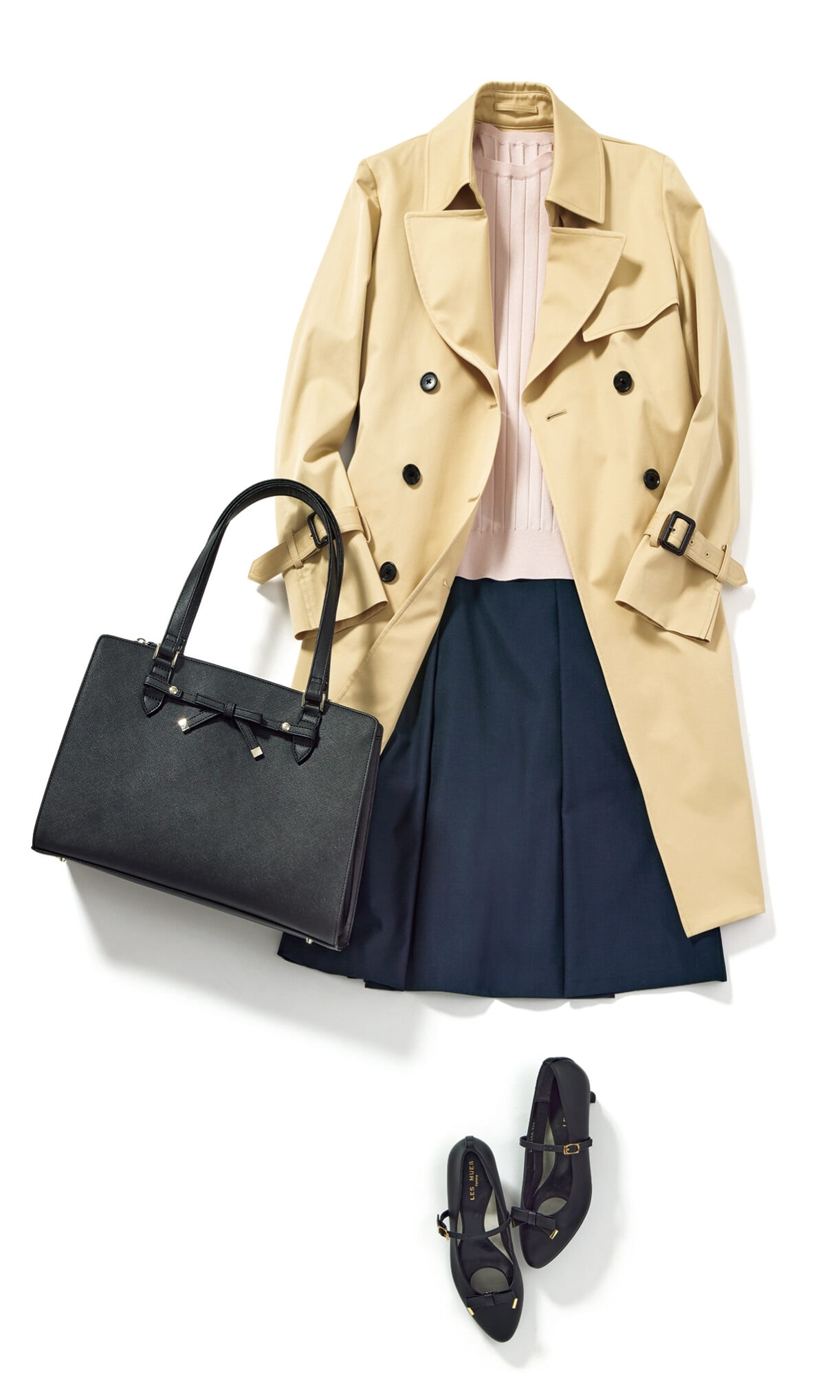 AOKIのトレンチコートとカバン+シューズのコーディネート写真