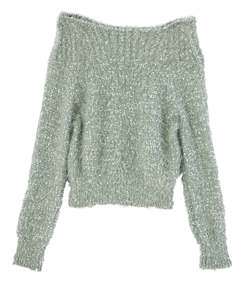 Mystradaのオフショルダーのシャギー調ニット。きらめきが散りばめられて媚びない大人の甘さを演出