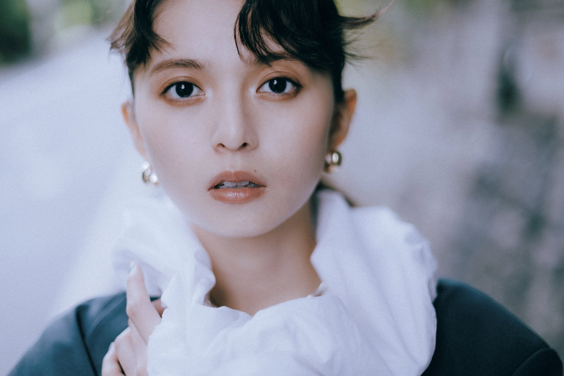 齋藤飛鳥が語る東野圭吾『クスノキの番人』の魅力。映画で魅せた新境地とは？