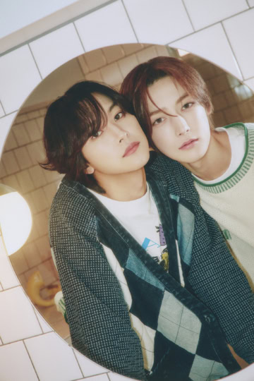 ROIROMの撮りおろし写真。バレンタインシーズンならではの甘い誘惑ショット