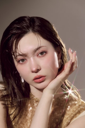 2026年のトレンドアイメイクは「NOT黒」で垢抜け！光を重ねて印象的EYEに♡【八木アリサ×いむたん】