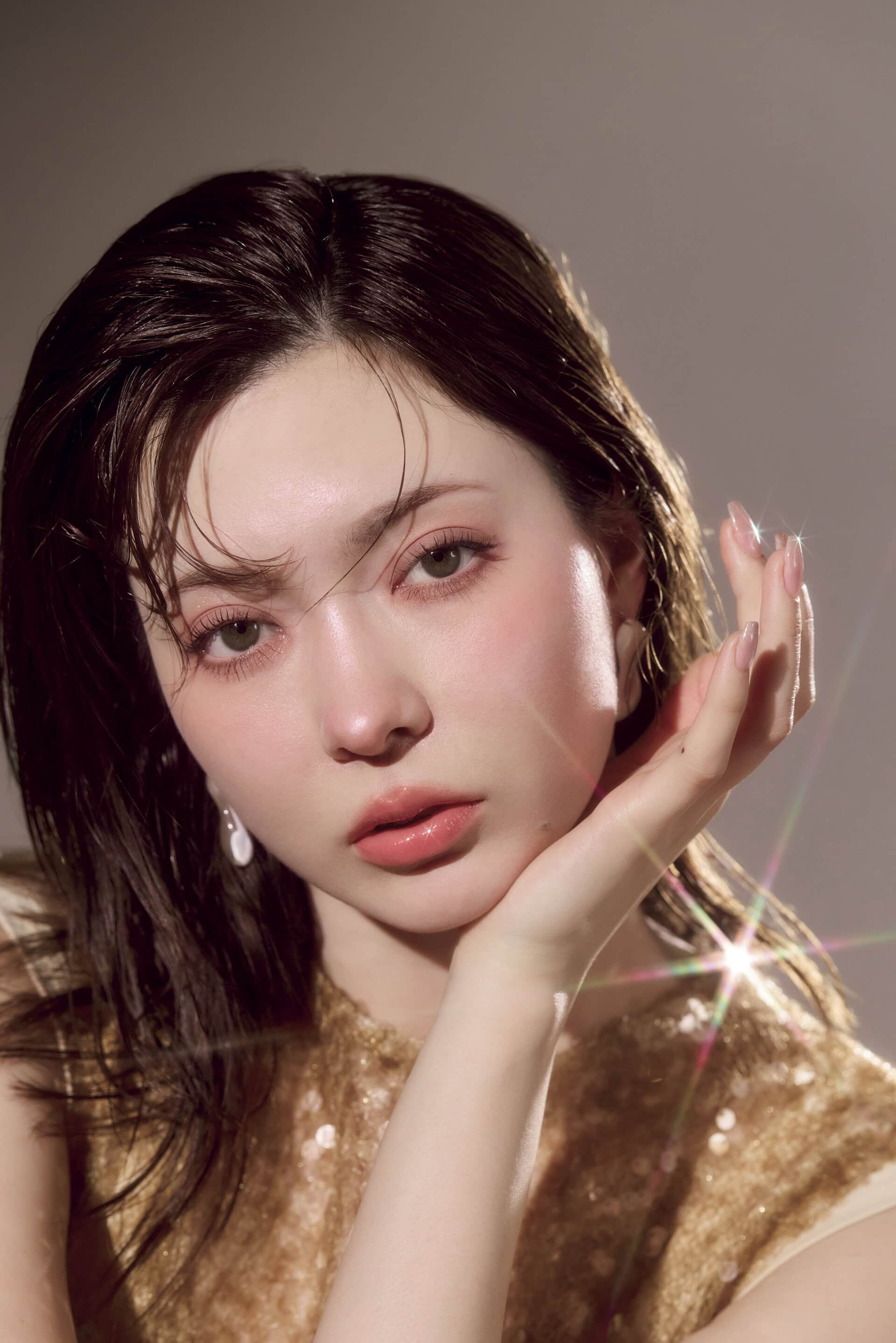 2026年のトレンドアイメイクは「NOT黒」で垢抜け！光を重ねて印象的EYEに♡【八木アリサ×いむたん】