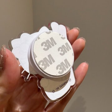 雪焼け♡ ハローキティ スマホグリップ