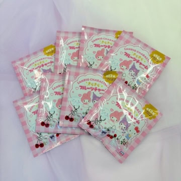 SANRIO CHARACTERS きらきらフルーツチャーム