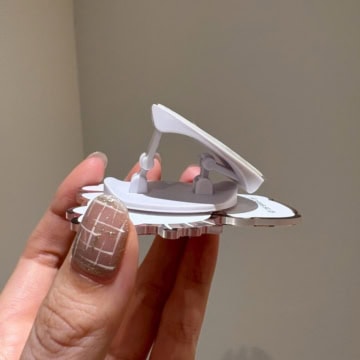 雪焼け♡ ハローキティ スマホグリップ