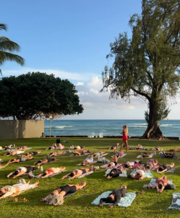 ハワイ　サンセットヨガクラス