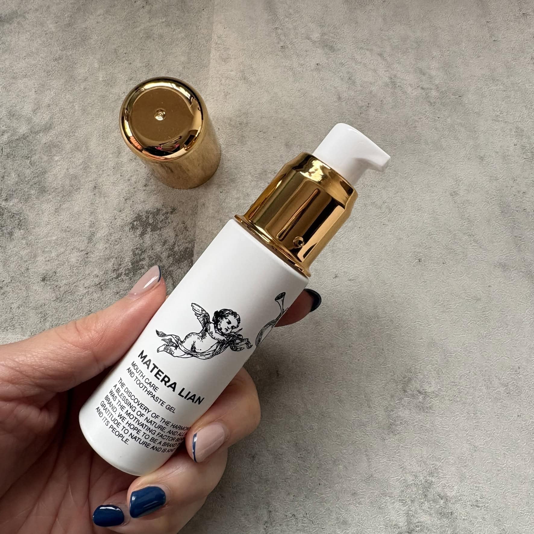 マテラリアンのジェル状歯磨き粉、マウスケア アンドトゥースペーストジェル