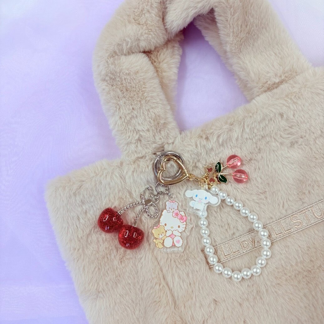 SANRIO CHARACTERS きらきらフルーツチャーム