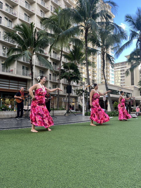 ワイキキでの無料フラレッスン