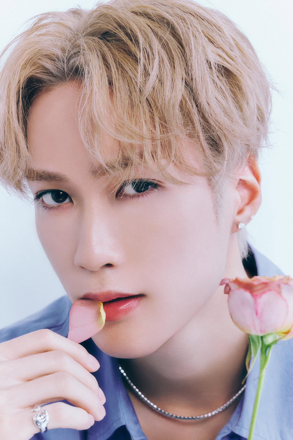 パーセントレシピの新商品「ヴェールドロップグロウティント」でメイクをしたザ・ランページの藤原樹さん