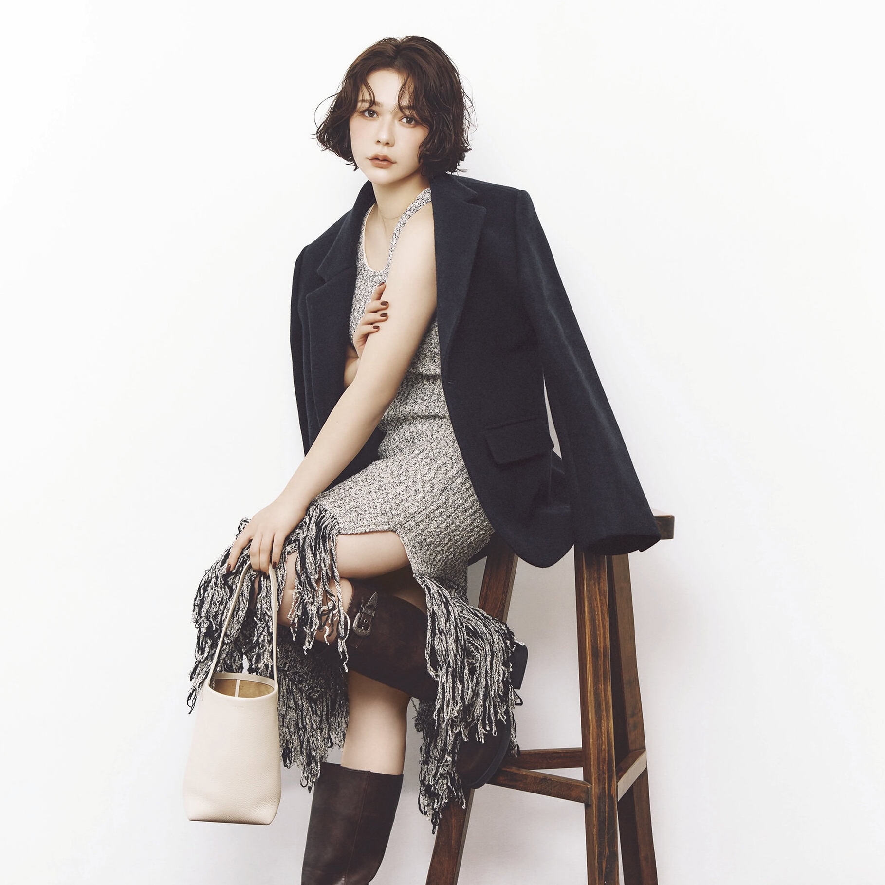 【村重杏奈】私服は“大胆スリット”で大人の肌見せ！ 周りが驚くラブタイプの結果も♡