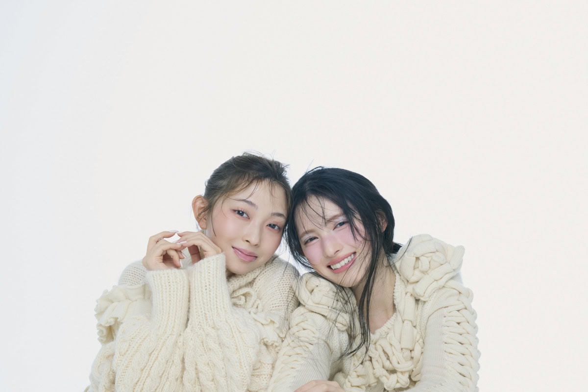 菅田愛貴(あきちゃん)と辻野かなみ(かなみん)の2ショットポートレート。2026春メイク特集に登場する超♡盛り顔コンビのビジュアル。