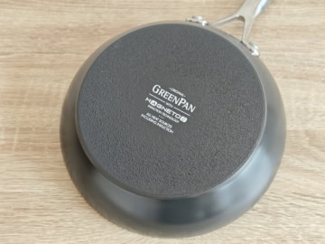 ：ヴェニス プロ フライパン 20cm IH／ガス火対応 ：裏面