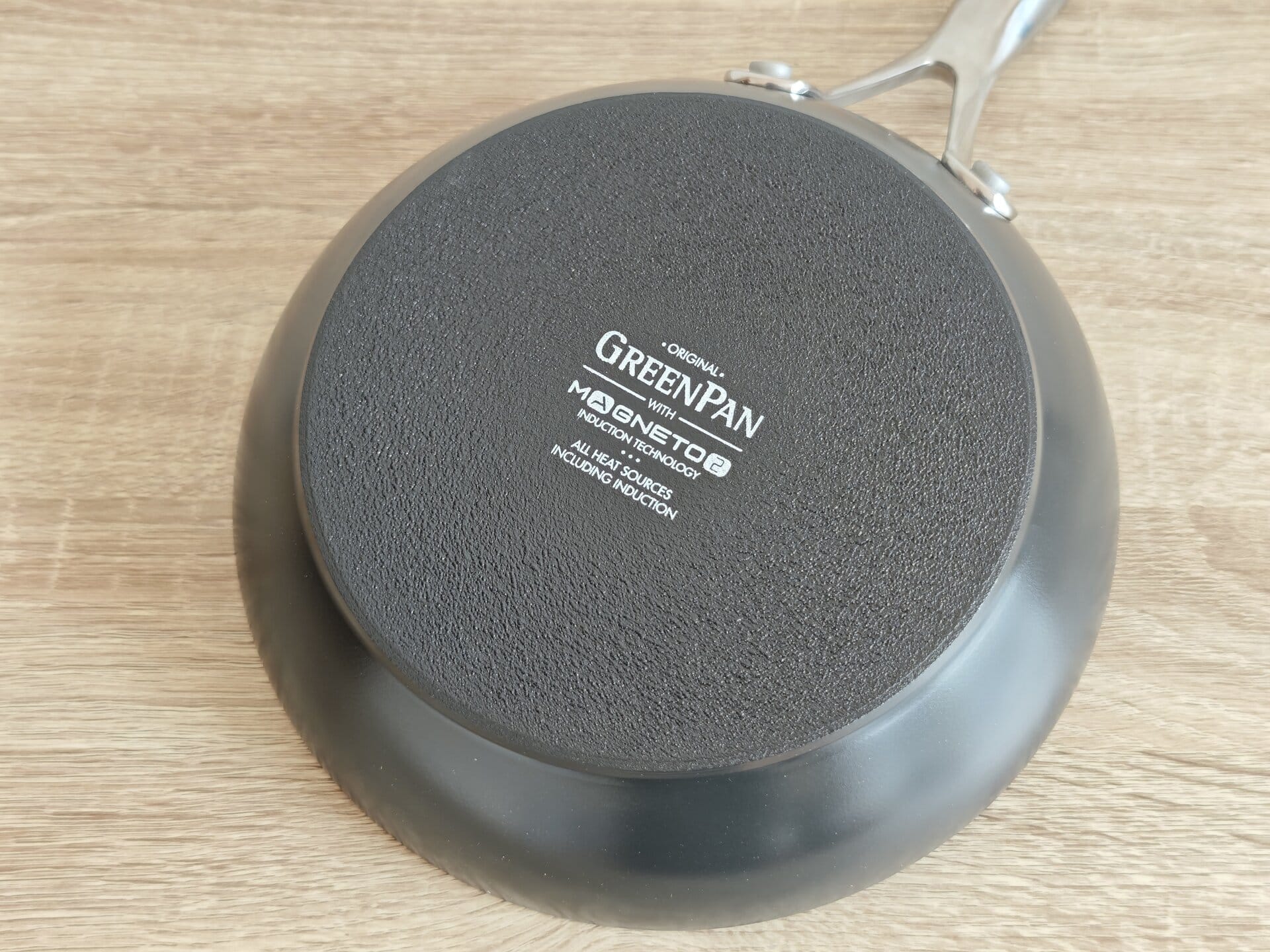 ：ヴェニス プロ フライパン 20cm IH／ガス火対応 ：裏面