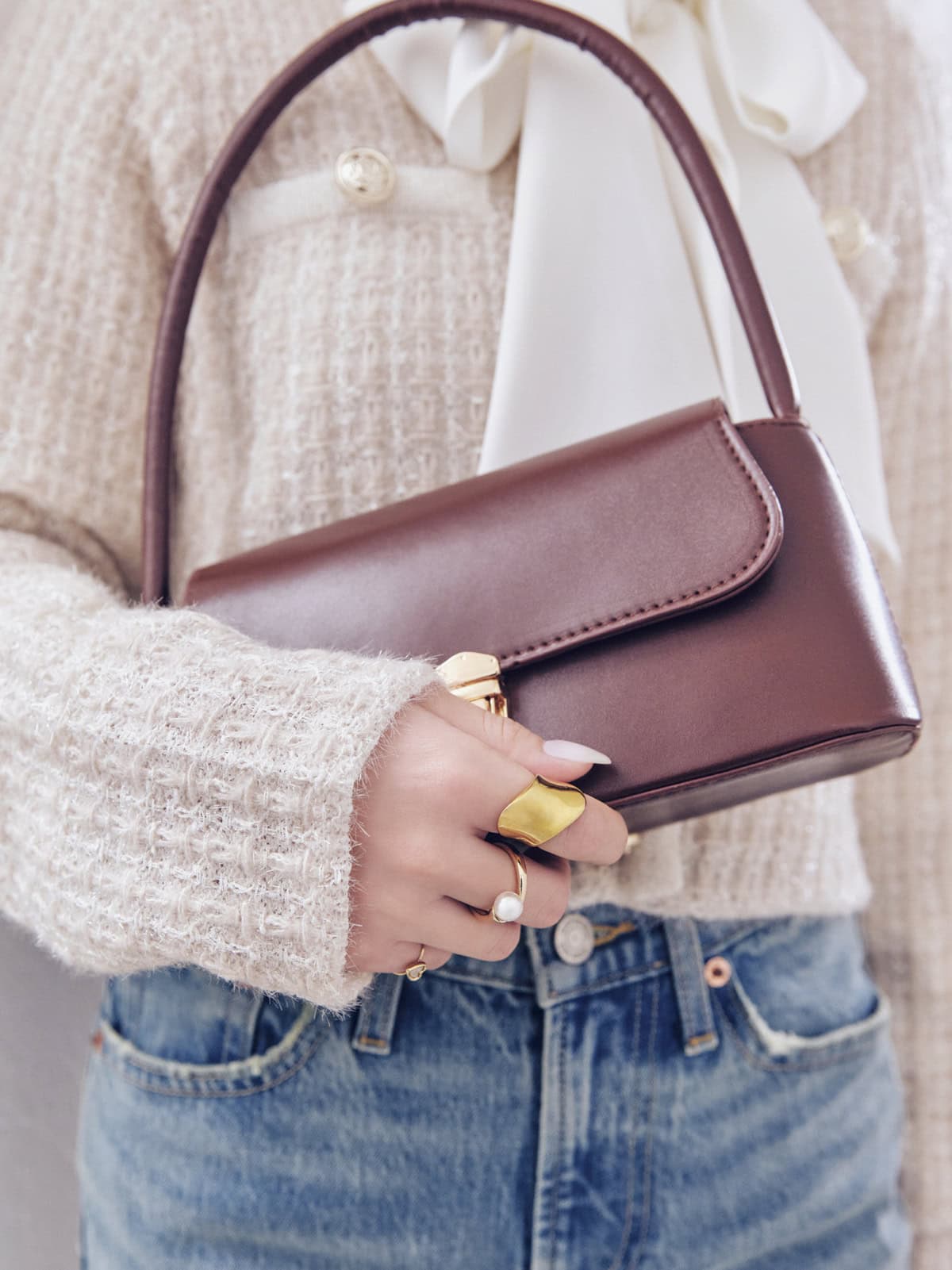 GRLのプチプラツイードジャケットに合わせるのは、同じくプチプラアクセサリー。