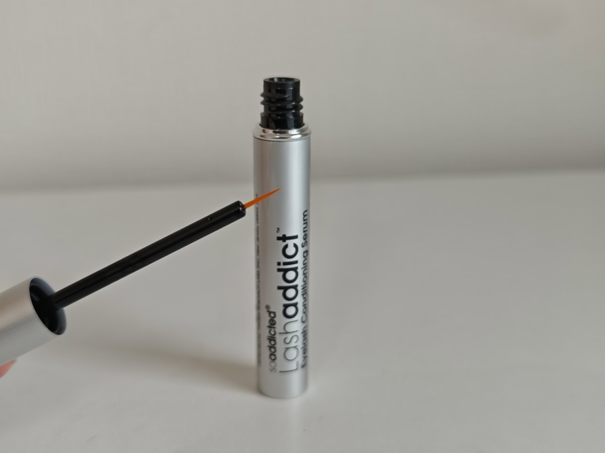 ラッシュアディクト アイラッシュ コンディショニング セラム アドバンス：筆