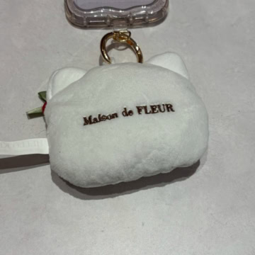 メゾン ド フルール × ハローキティ　いちごぬいぐるみチャーム　