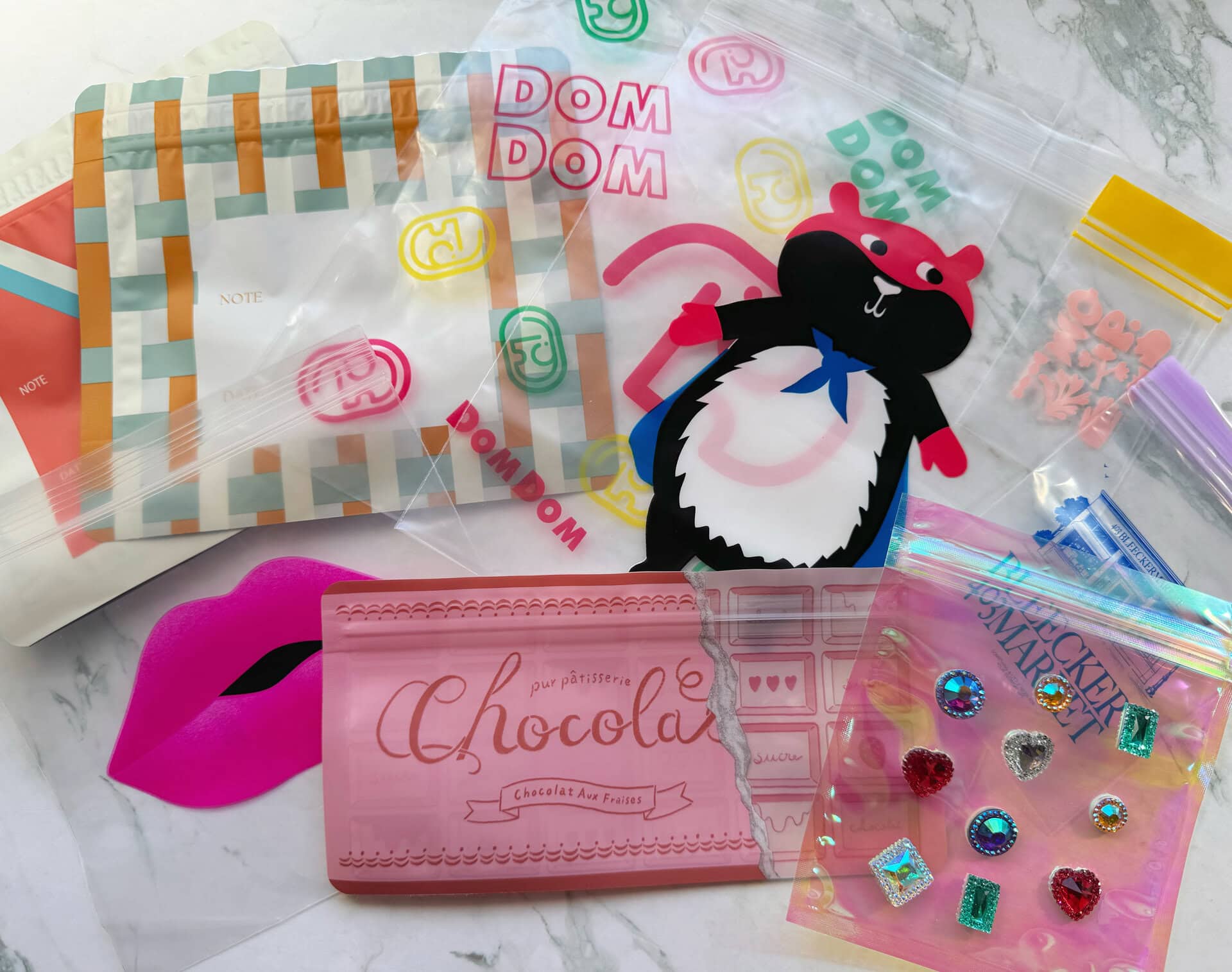 “ボンドロ”の次はこれ！お洒落女子がこぞって持ち歩く「ジッパーバッグ」が可愛すぎて事件♡