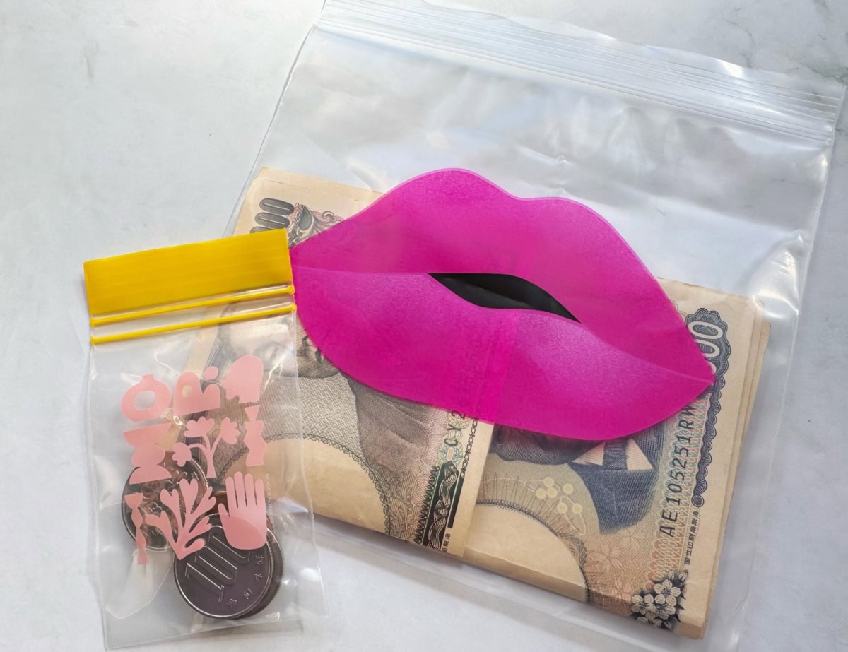 究極の身軽さ!スマートすぎる「ミニウォレット」