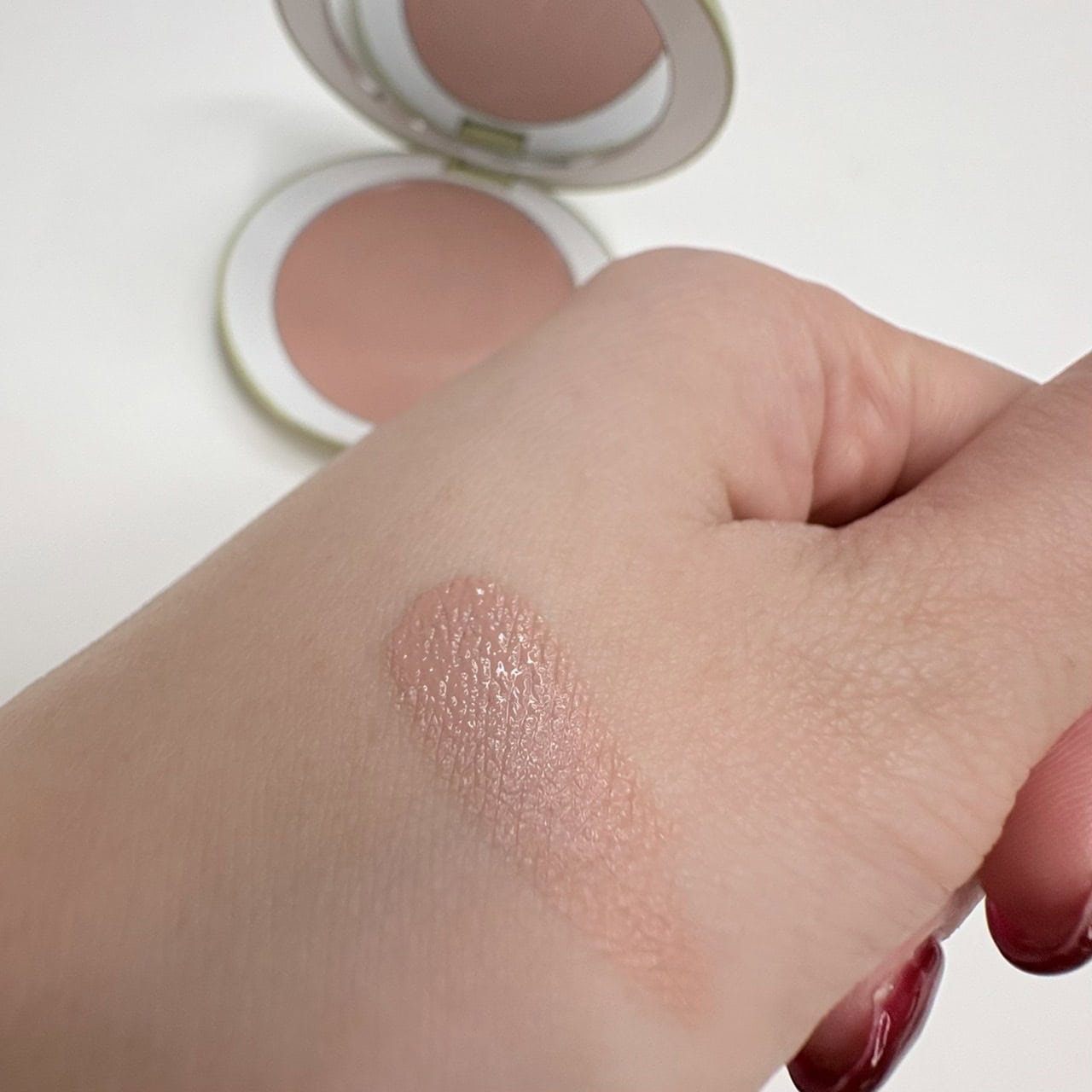 フレシアン エッグライク クリームチーク 07 ミルキーモカのスウォッチ