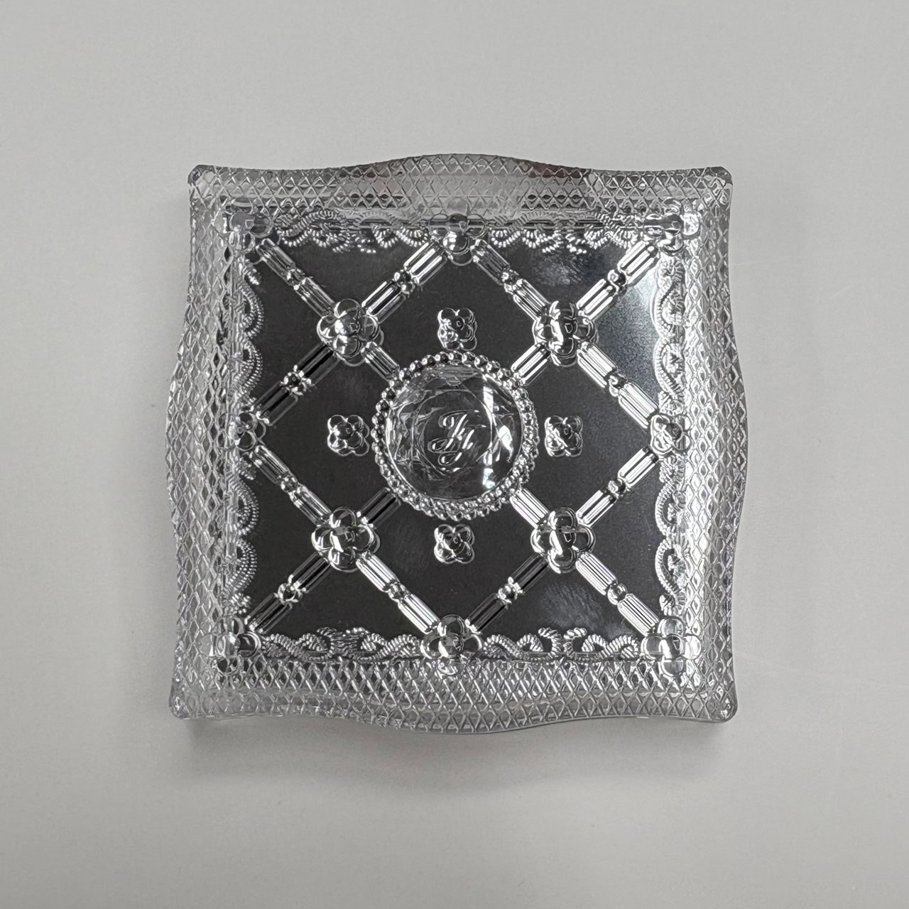 ジルスチュアートのクチュール ミックス ブラッシュ コンパクト02