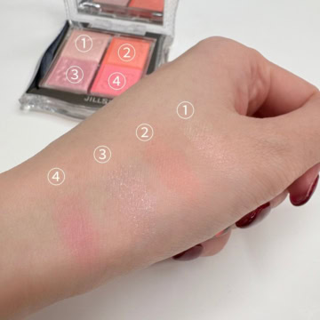 ジルスチュアートのクチュール ミックス ブラッシュ コンパクト02のスウォッチ