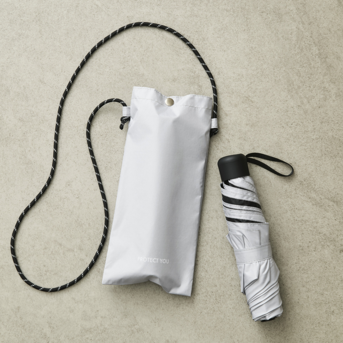 オトナミューズ付録 河北裕介さん監修の晴雨兼用折りたたみ傘とポシェット