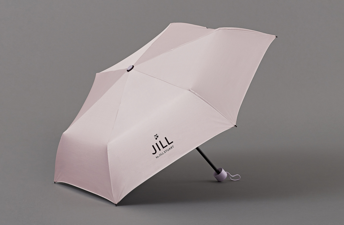スウィート2026年5月号増刊号付録の、ジル バイ ジルスチュアート晴雨兼用折りたたみ傘を開いたところ。