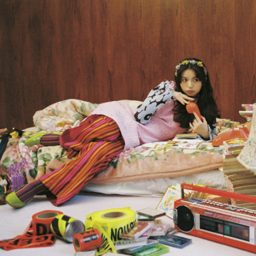 齋藤飛鳥が村上龍の名作『69 sixty nine』の世界へ。懐かしくて愛おしい“ノスタルジー”な瞬間を表現