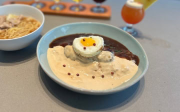 amukura Surf + Dine Hawaii（カムクラ サーフ＋ダイン ハワイ）　　　　　　　　　ハワイ限定　「カムモコ」