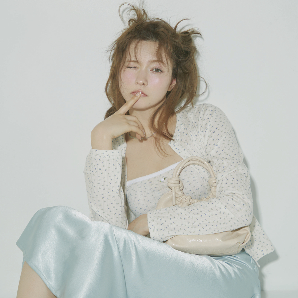 八木アリサ　おしゃれ自慢　小花