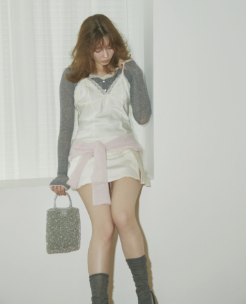 ヘルシーな色気を纏う♡ 大人も着られる「ランジェリー風ワンピ」コーデ