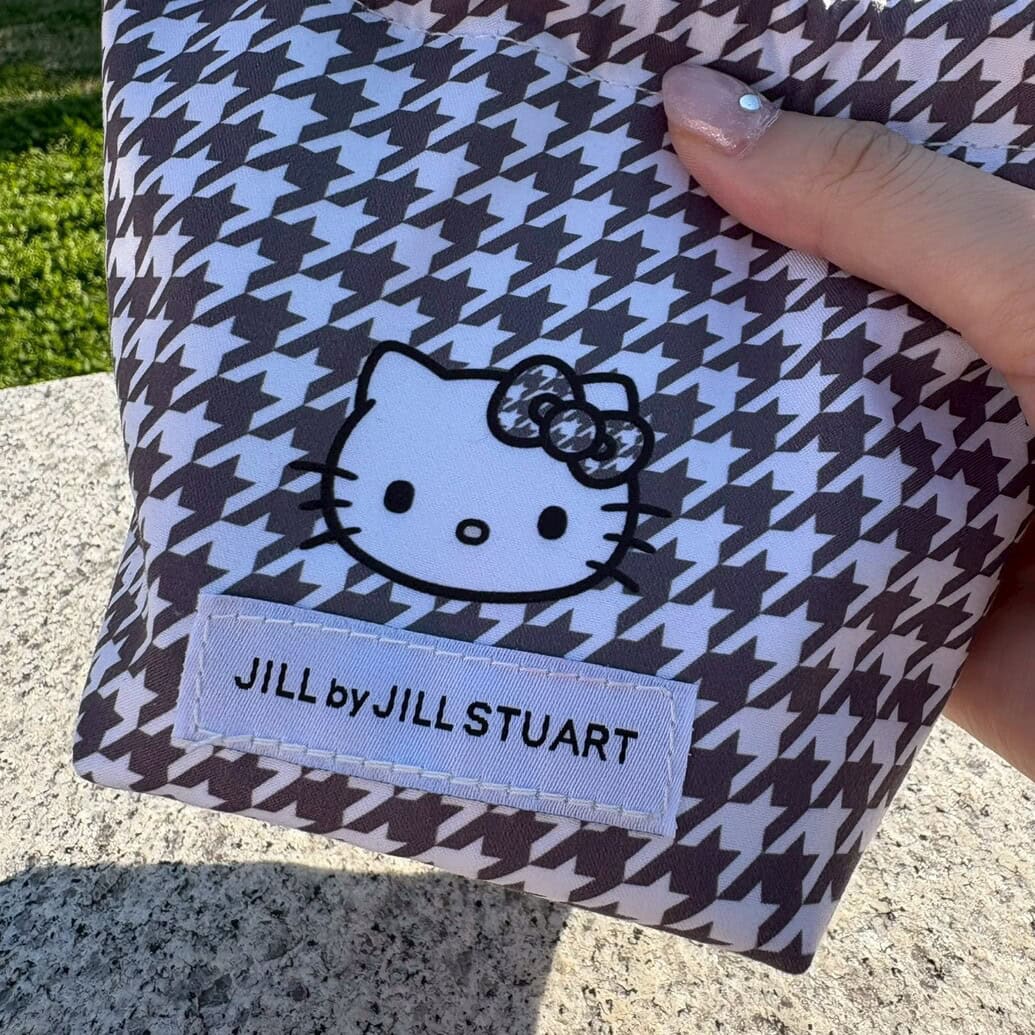 ハローキティ×ジル バイ ジルスチュアート　おむすびポーチ