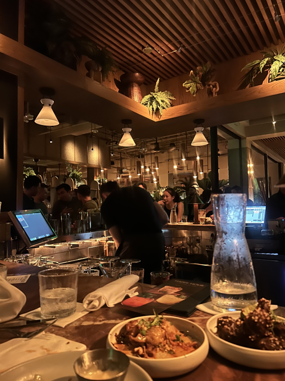 Earls Kitchen + Bar　カウンター