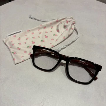 アリソンブラウン　調光サングラス、巾着ケース