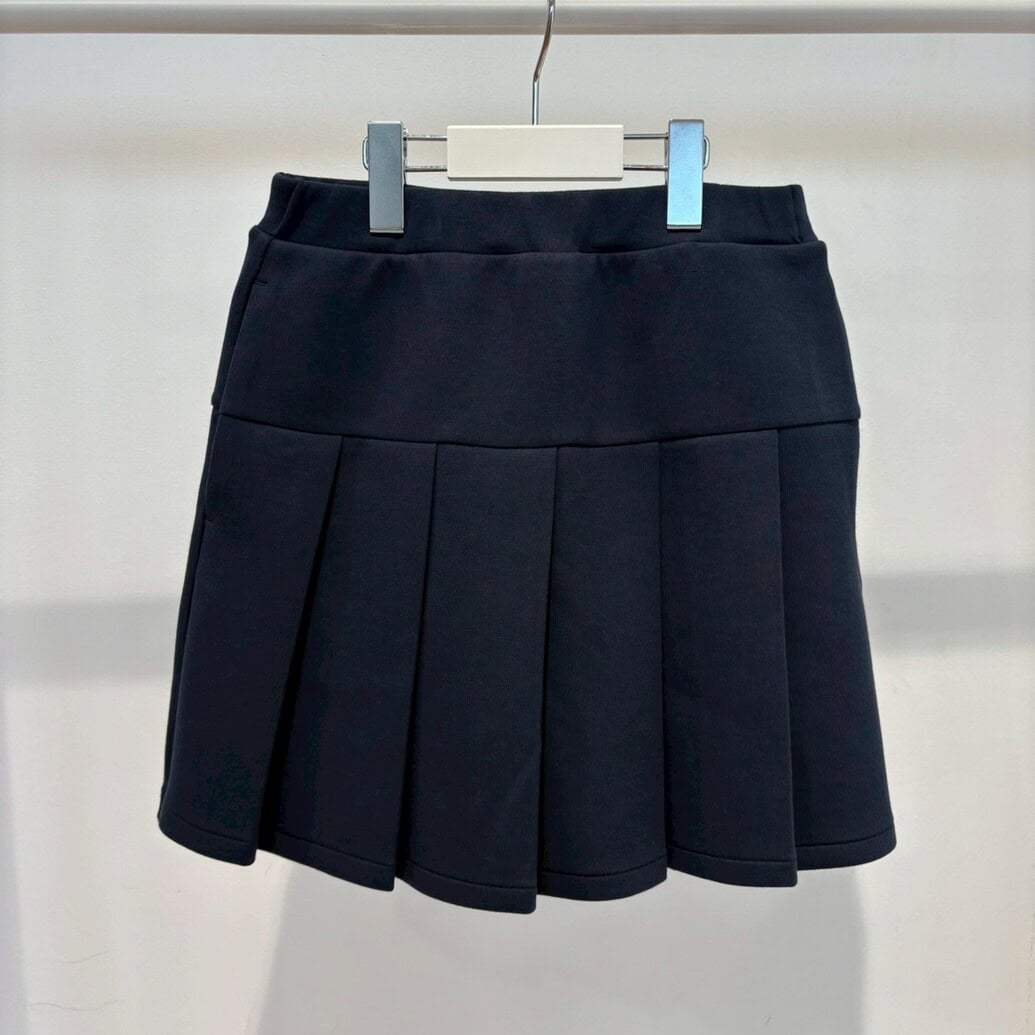 ユニクロ　GIRLS ドライスウェットミニスコート