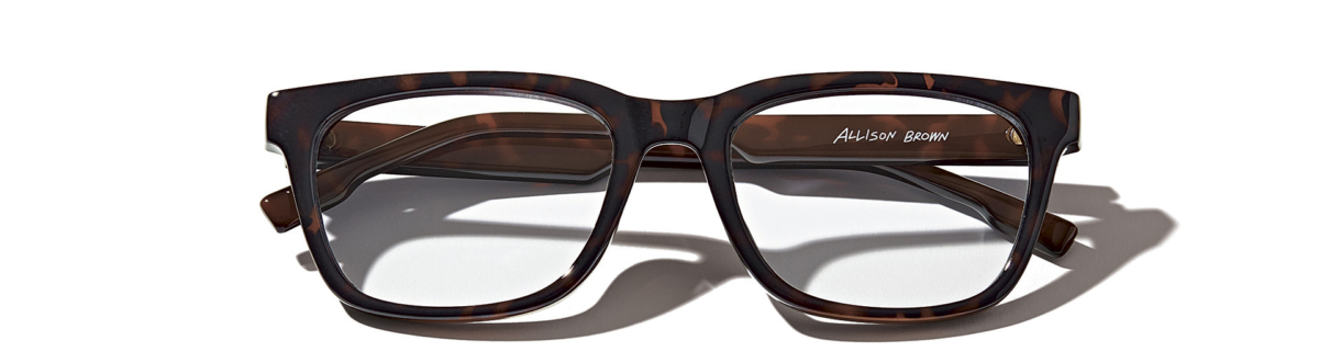 スウィート6月号増刊付録の調光サングラス、室内ではレンズは透明。