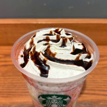 スターバックス　イチゴ チョコレート フラペチーノ®