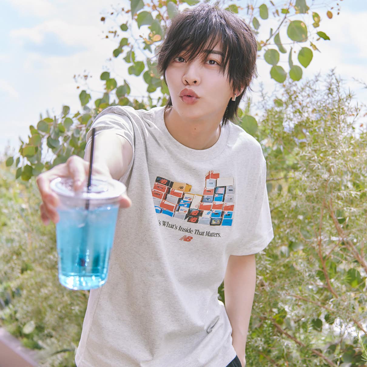 IMP.松井奏さんと妄想デート♡ ニューバランスのTシャツ「一緒に着る？」