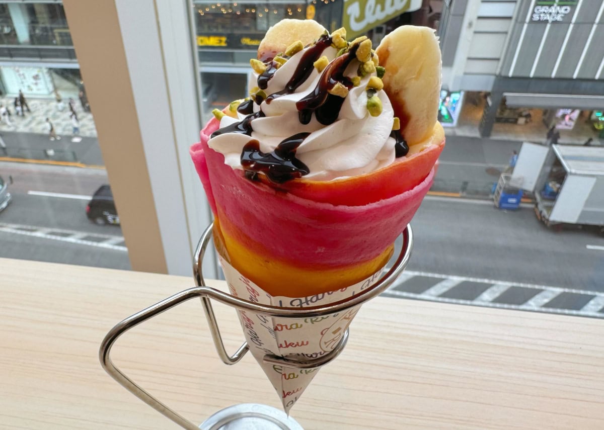チョコバナナWクリームクレープ」は生クリームたっぷりで満足感抜群♡