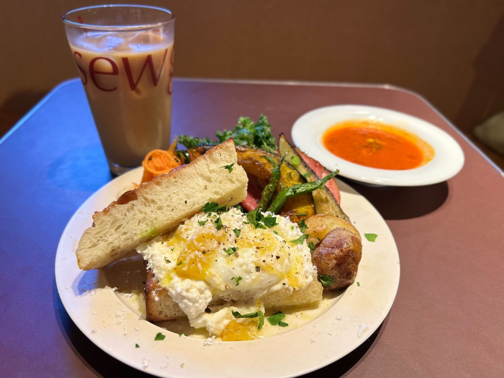 モーニング限定の「sew Morning Plate ～季節の柑橘とグリル野菜～」