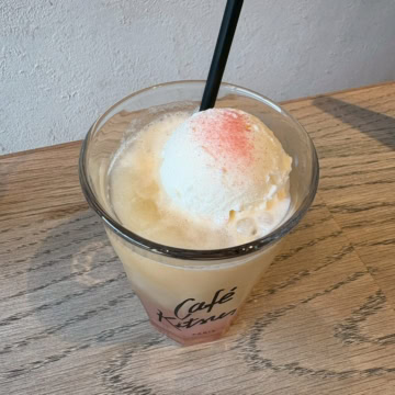 カフェ キツネ　アールグレイピーチソーダ