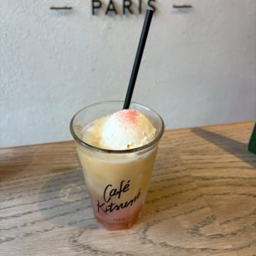 カフェ キツネ　アールグレイピーチソーダ