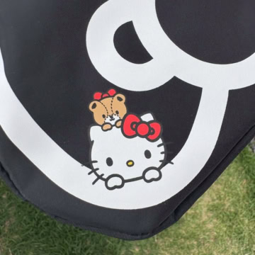 ハローキティ　ストラップ付きリボン型ミニBAG