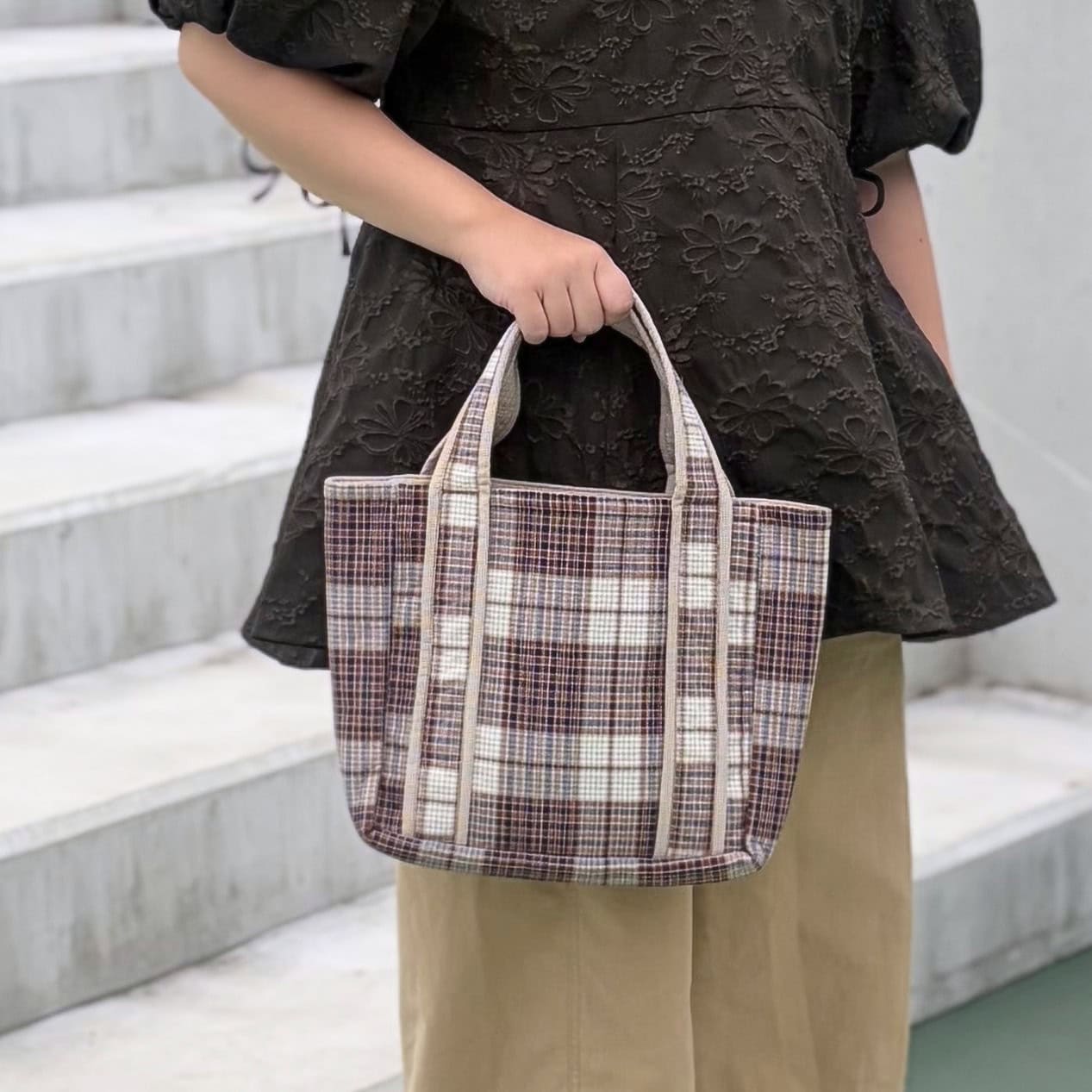 無印良品のマドラスチェックBAG