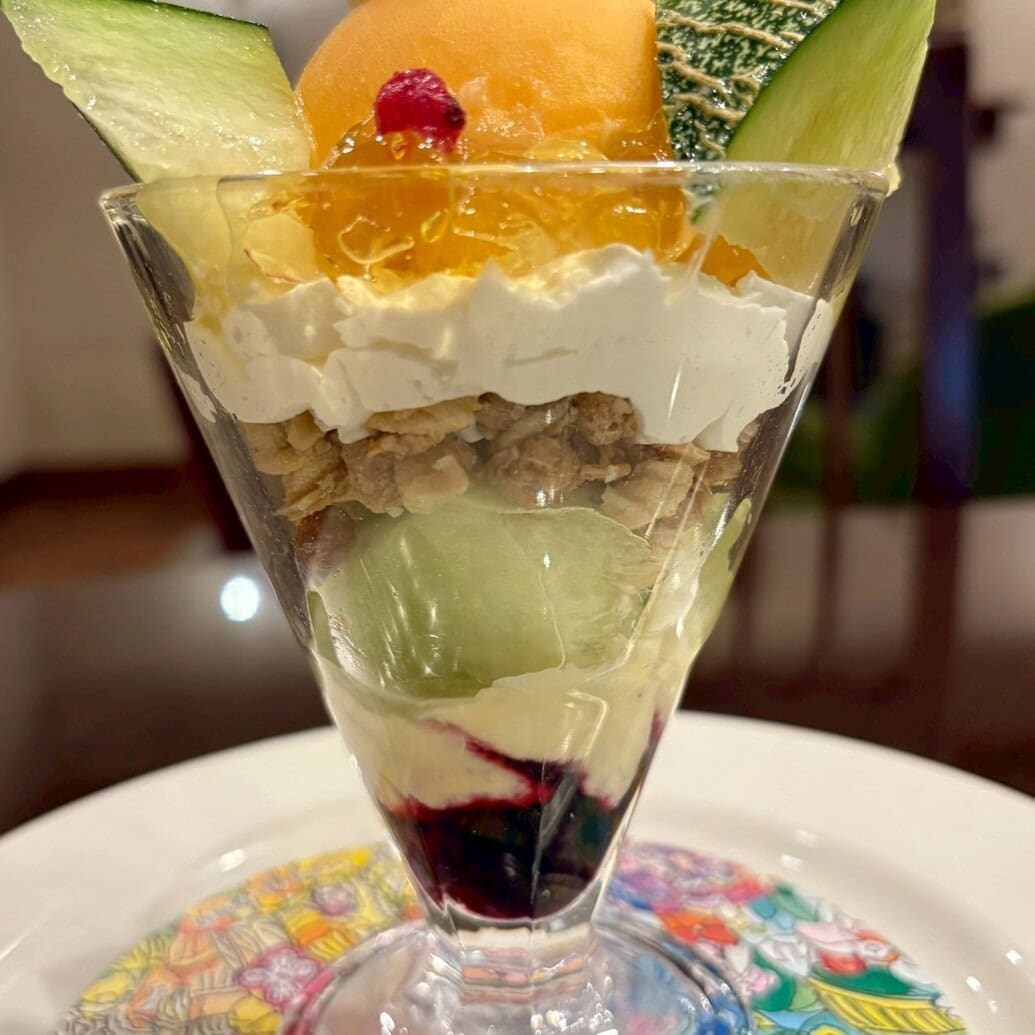 ロイヤルホスト　メロンのパフェ