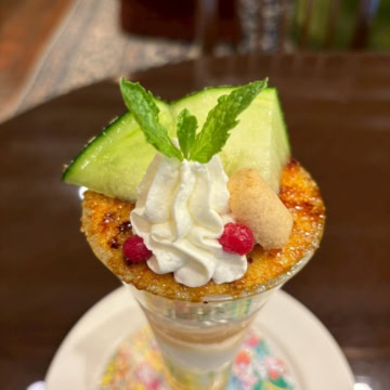 ロイヤルホスト　メロン＆ココナッツのブリュレパフェ