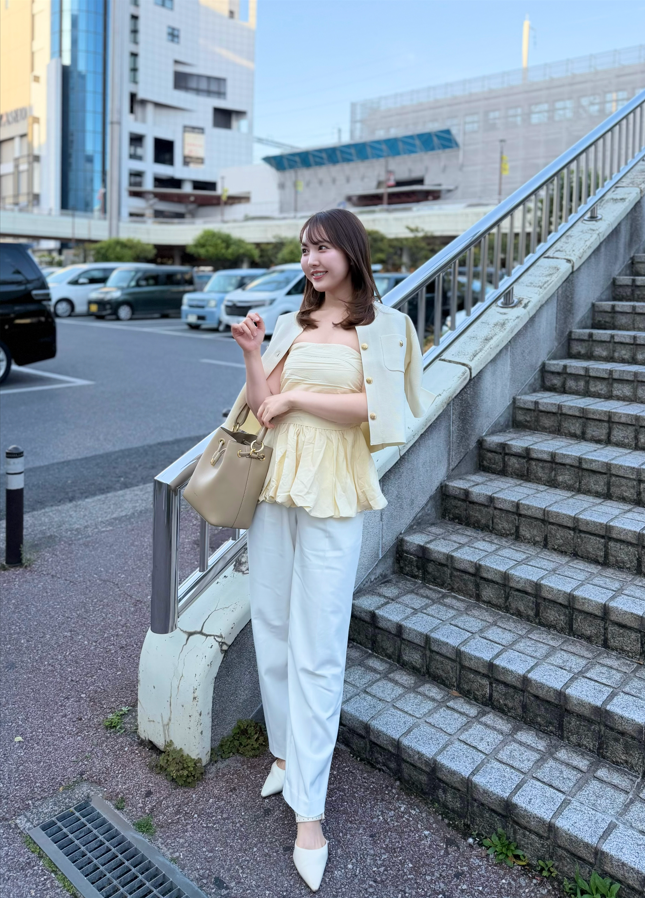 プチプラ大人フェミニンコーデ ユニクロのタックパンツ